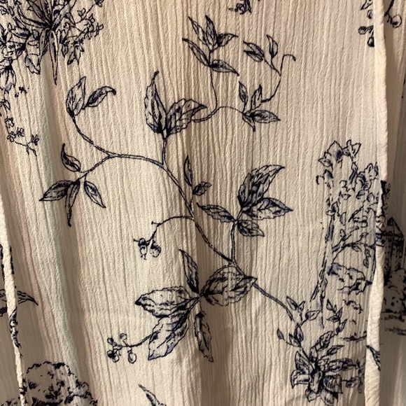 Reitmans Summer Blouse - Picture 7 of 7